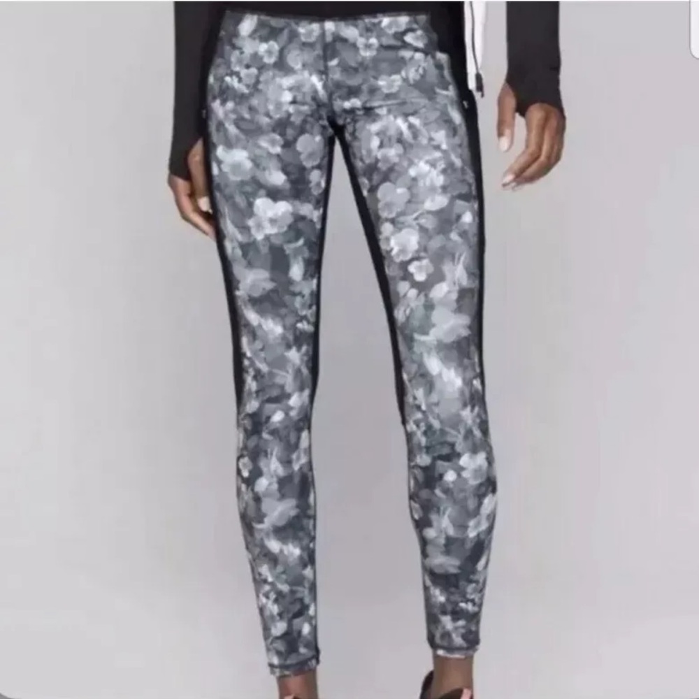 Athleta Floral High Rise Traverse Leggings Large